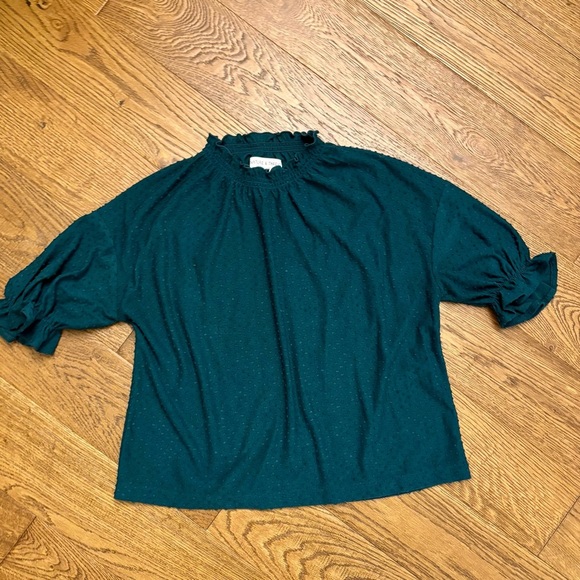 Madewell Texture & Thread Clip Dot Ruffle
Top - Picture 3 of 7